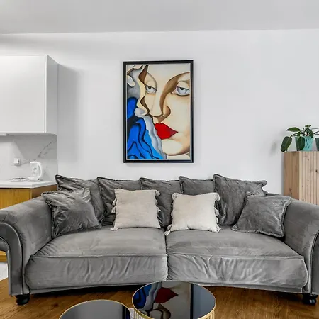 Apartament Wola - Parking, Balcony - By Rentujemy