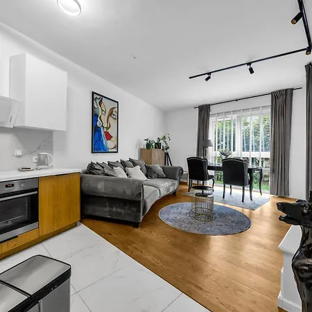 Apartment Wola - Parking, Balcony - By Rentujemy